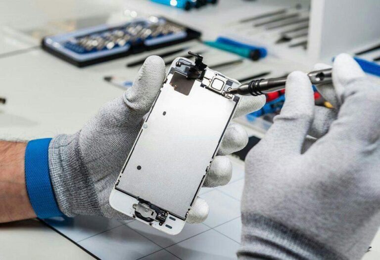 Reparatur eines Smartphones